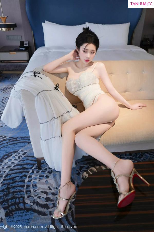   [XiuRen]高清写真图 2025.05.22 No.10310 奶芙酱-EVA 白色连衣裙第53张图片